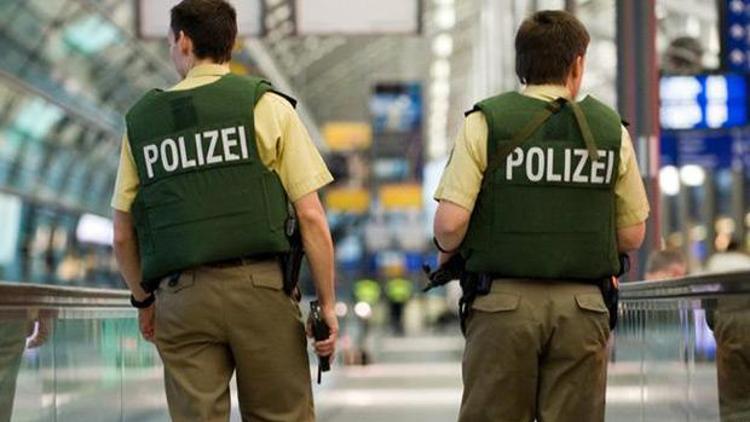 Almanyada üç Türk casusluktan tutuklandı