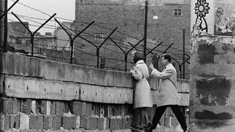 Berlin Duvarının Yıkılışı (Nasıl yıkıldı)