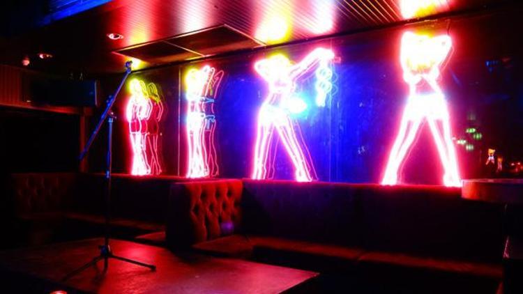 Pentagon çalışanları striptiz kulüplere 3 milyon dolar harcamış