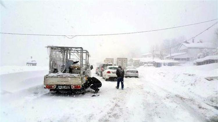 İstanbul - Ankara yoluna çığ düştü