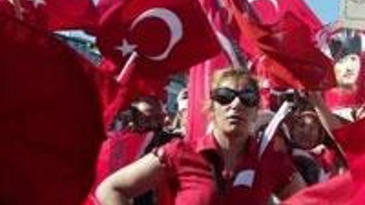 Laik Türkiyenin düşmanı değil avukatı ol