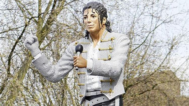 Michael Jacksonın laneti