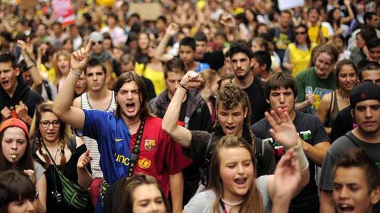 İspanyada öğrenciler 72 saatlik grevde