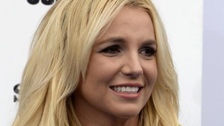 Britney Spears aldatıldı