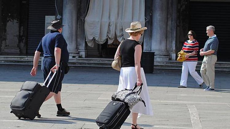 Venedikte tekerlekli bavul yasağı