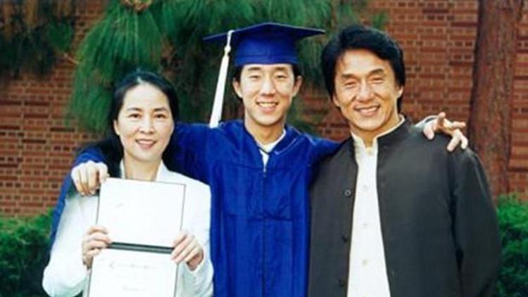 Jackie Chanin oğluna 6 ay hapis cezası