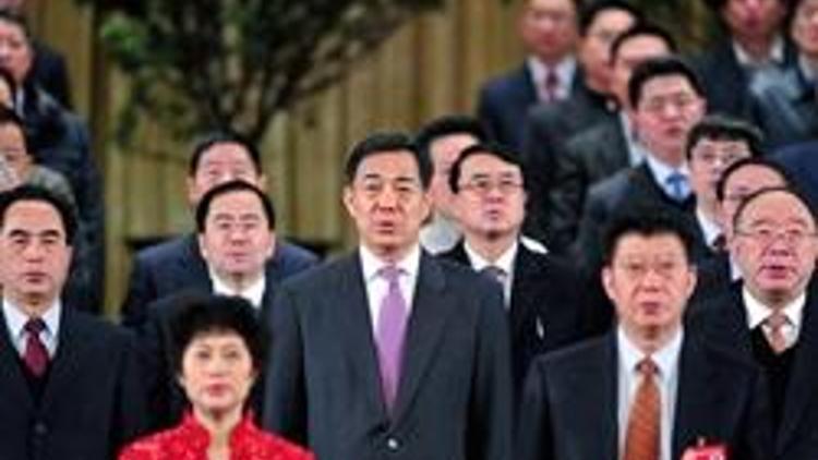 Çindeki liderlik yarışında telekulak skandalı