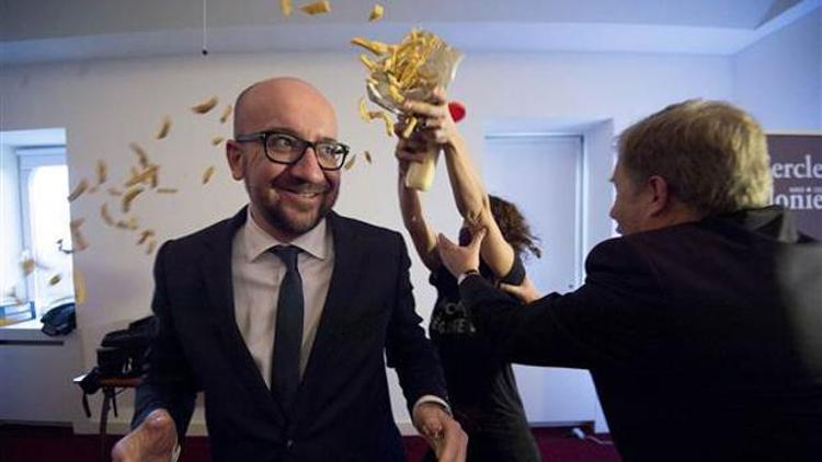 Belçika Başbakanı Michele patates kızartması atıldı