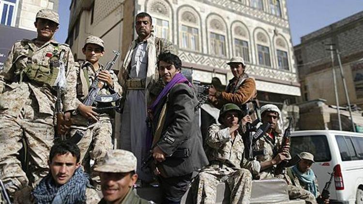 Yemende cumhurbaşkanı ve hükümet istifa etti