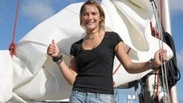 Hollandalı Laura Dekker 518 günde dünyayı turladı