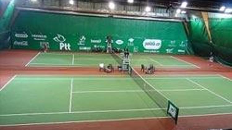 Ankarada tenis şöleni devam ediyor