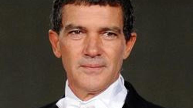 Antonio Banderas, Picasso oluyor