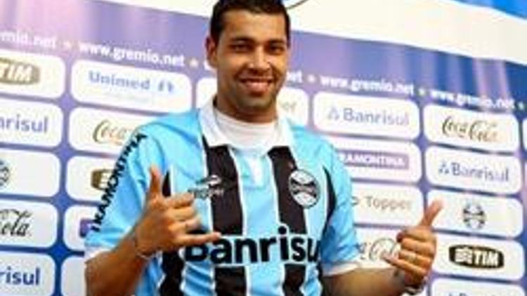 Andre Santos attı Gremio farklı kazandı