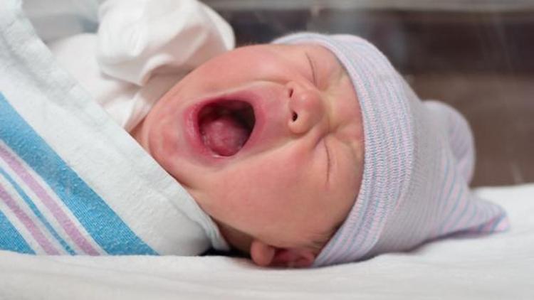 Yeni doğan bebeğe 12 saat anestezi mümkün