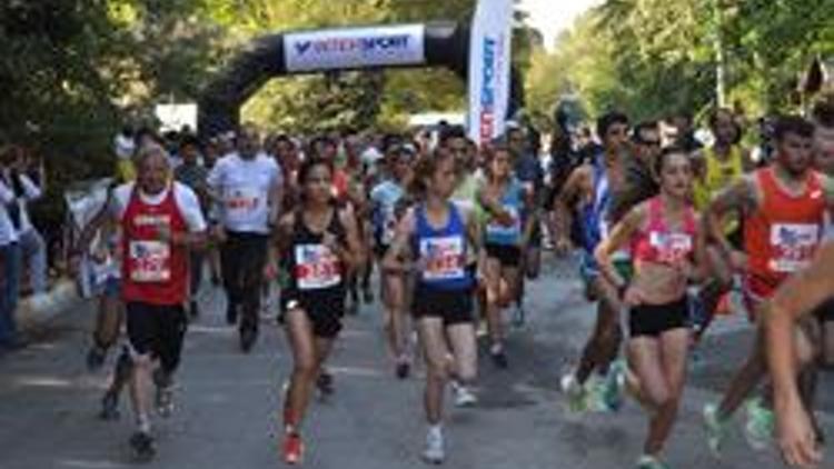 Spor severler Intersport Run için koştu