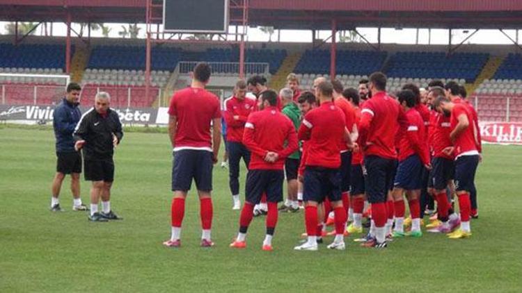 Mersin İdmanyurdunda futbolcular antrenmana çıkmadı