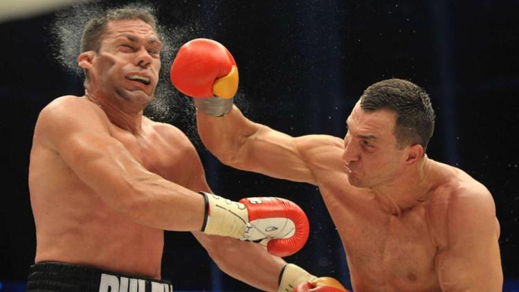 Klitschko kendisine Kız gibisin diyen Pulevi hastanelik etti