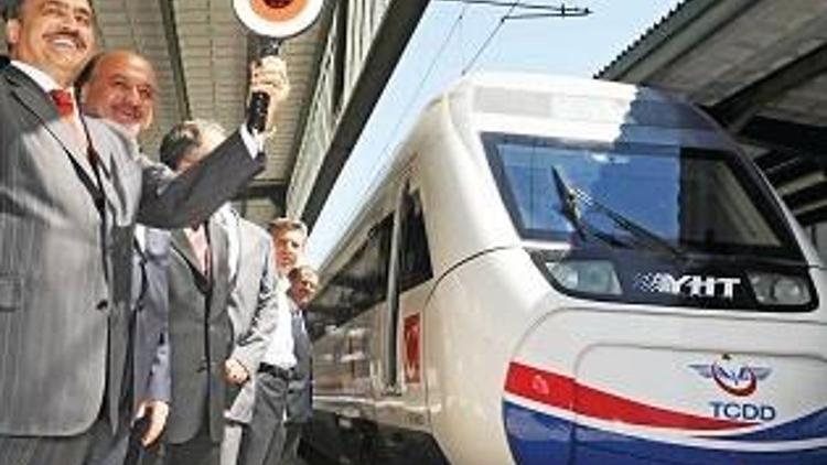 Zafer Treni yola çıktı