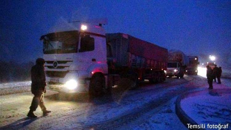 Bursa - Ankara yolu ulaşıma kapandı