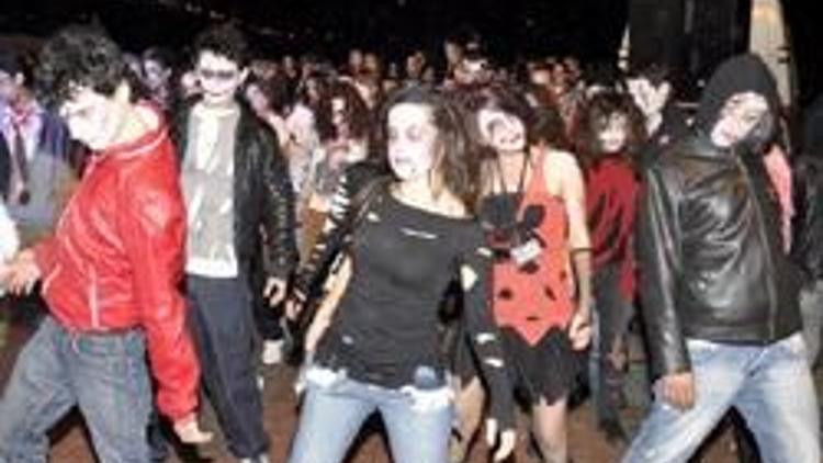 Ortaköyde zombi gecesi