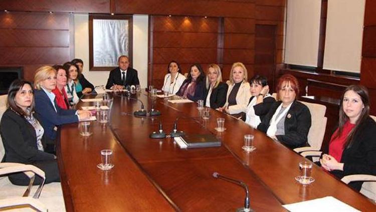 Kadıköye 2 kadın Başkan Yardımcısı