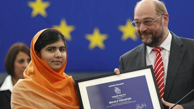 Malala Yusufzay Sakharov Ödülünü teslim aldı