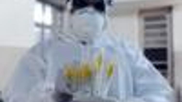 Novartis produces first batch of swine flu vaccine, to start trials in July