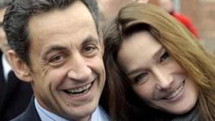 Carla Bruni-Sarkozy bebek bekliyor