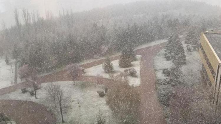 İstanbulda dolu Ankarada kar şaşkınlığı