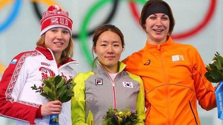 Biatlonda altın madalya Belarusa gitti