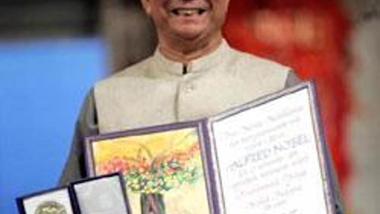 Muhammed Yunus, Nobel Barış Ödülünü aldı