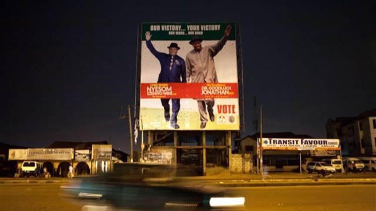 Nijeryada muhalefetin adayı yarışı önde götürüyor