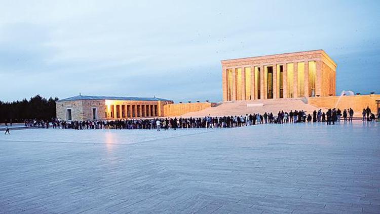 Anıtkabir’de görsel şölen