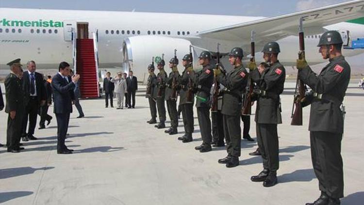 Türkmenistan Devlet Başkanı Berdimuhamedov tören için Ankaraya geldi