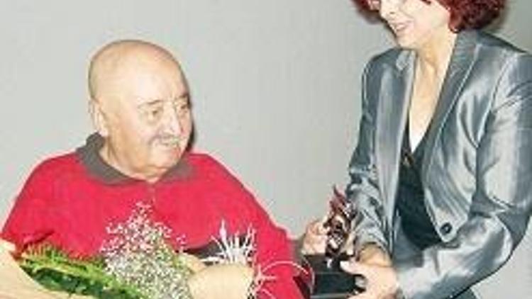Ergin Orbey’e “Onur Ödülü”