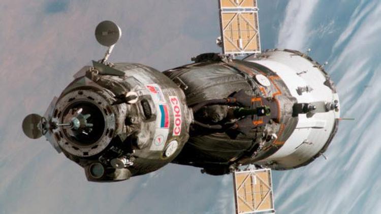Soyuz üç astronot ile Dünyaya döndü