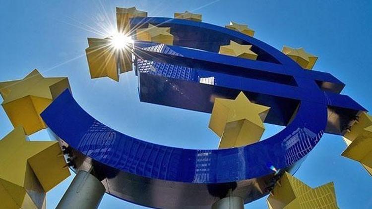 Euro Bölgesinde deflasyon tehdidi azalıyor
