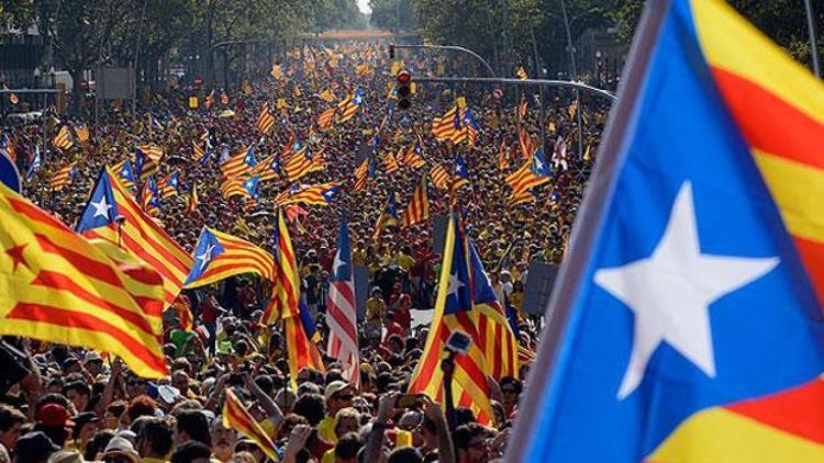 Katalan hükümeti referandumdan vazgeçti