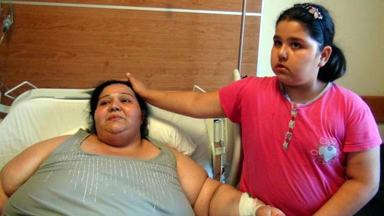 246 kiloluk kadının rahmi lazerle çıkarıldı
