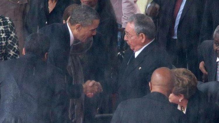 Obama ile Castro Amerika Zirvesinde el sıkıştı