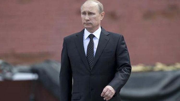 Putin, Ukrayna’ya asker gönderme yetkisinin iptalini istedi