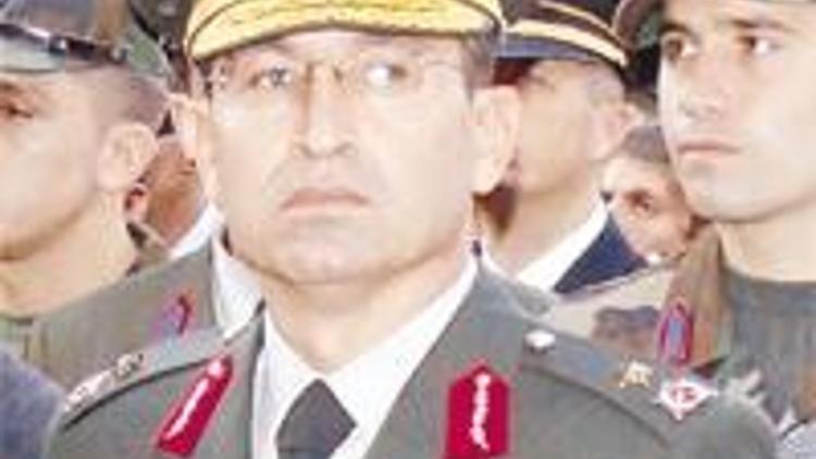 ’General, üniforması üstünde boşanamaz’