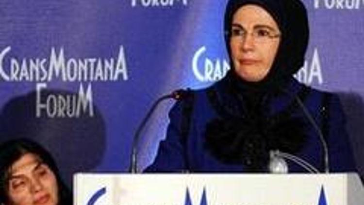 Emine Erdoğana Crans Montana 2011 ödülü verildi