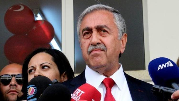 Akıncı: Türkiyelileri gemilere bindirip göndermek yok