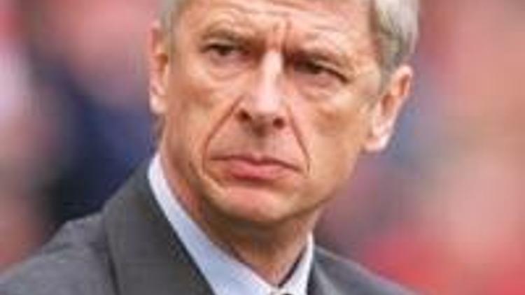 Wenger Arsenalde kaldı