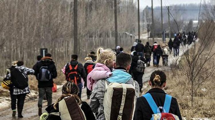 Kosovada kaçışları durdurmak için hutbelerde Vatanınıza sırt çevirmeyin çağrısı yapılıyor