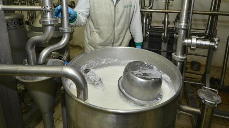 TZOB Başkanı Bayraktar: Süt fiyatları bir yıldır yerinde seyrediyor