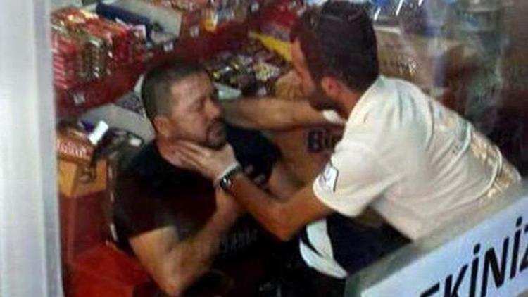 Geç gelen yemeği istemeyen Arap turisti dövdüler