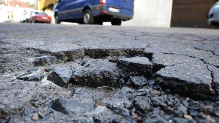 Bozuk asfalt ücretini sürücüler ödesin