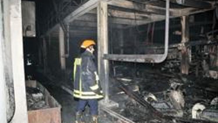 Manisa Organize’de armatür fabrikasında yangın çıktı